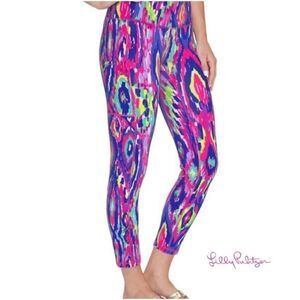 Lilly Pulitzer 27652 Luxletic UPF Weekender Luminescent Midi Capri Leggings sz M